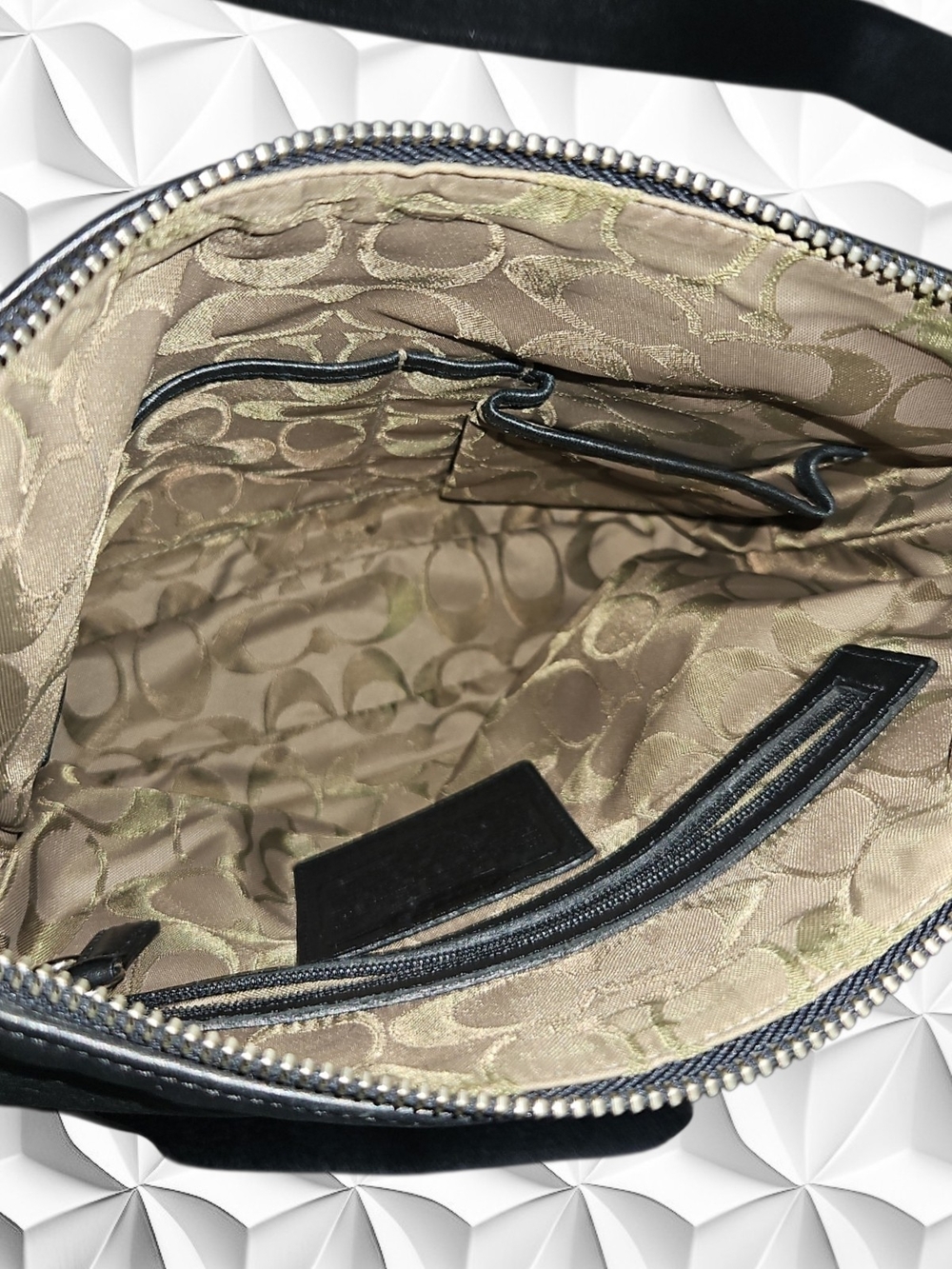 Coach Legacy Slim Duffle Bag Black Leather Hobo Crossbody Shoulder Purse 9326 - Picture 4 of 10